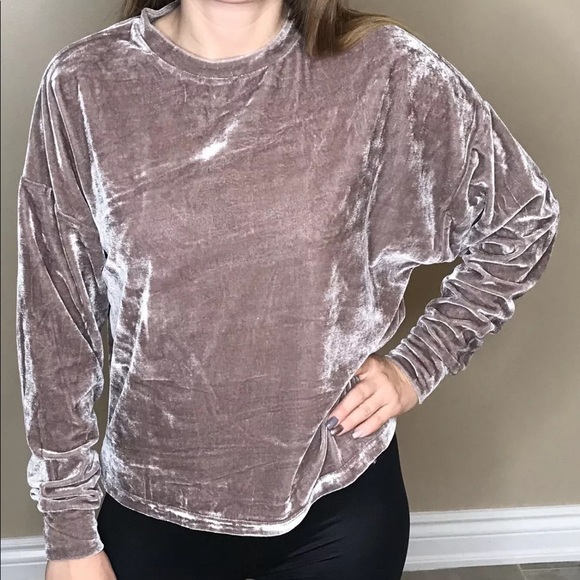 Tvayo 🍉 Velvet Sweatshirt - Picture 2 of 5